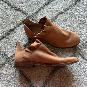 Sole Society Brinya Tan brown Ruffle leather Booties boots  7